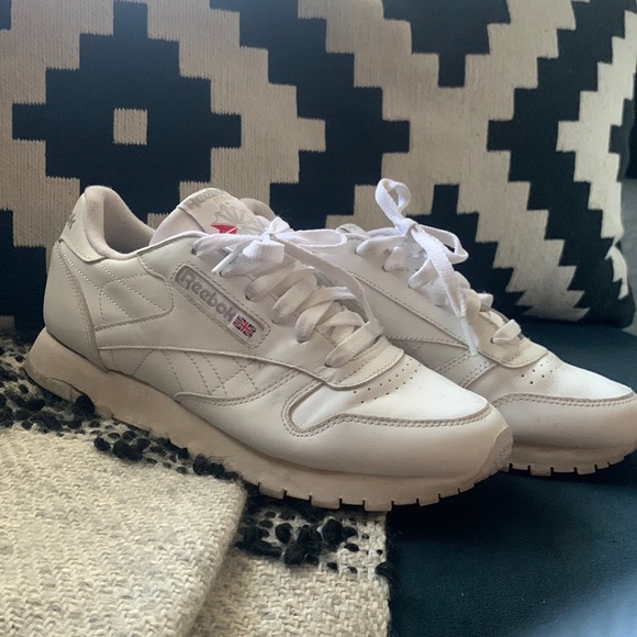 Classic Reebok size 8 - Picture 2 of 4
